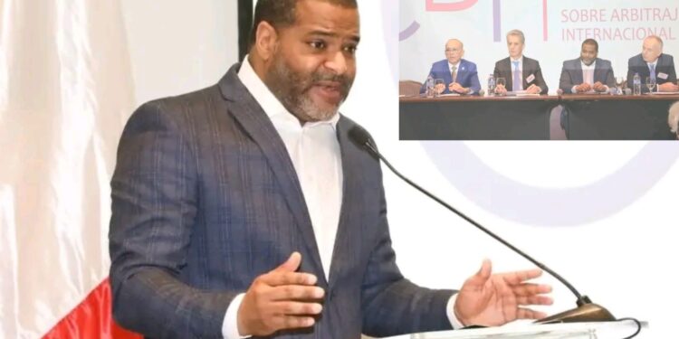 Andrés Lugo Risk Director ejecutivo de la Dirección General de Alianzas Público-Privada.Participó en el (V )Coloquio Dominico-Francés sobre Arbitraje Internacional.