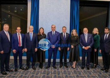 El Presidente Luis Abinader participa en reunión anual de la SIA en California y sostuvo encuentros con los CEO líderes del sector de semiconductores.