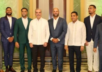 Presidente Luis Abinader se reúne con estrellas dominicanas de las Grandes Ligas