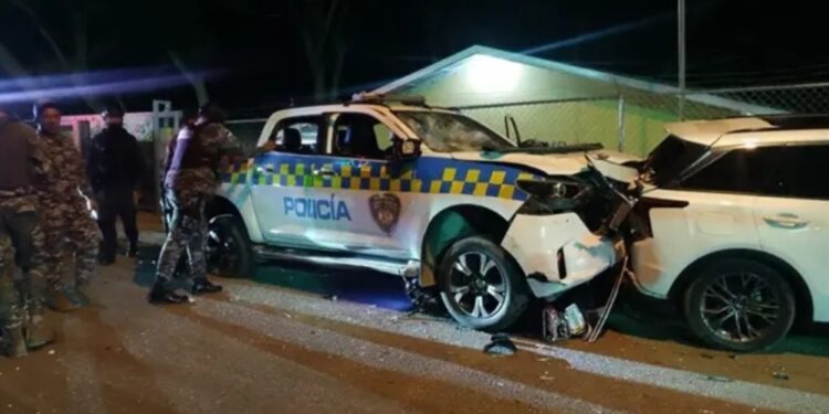 Accidente en Villa González deja un Fallecido y dos heridos, involucrada una unidad patrullera de la PN