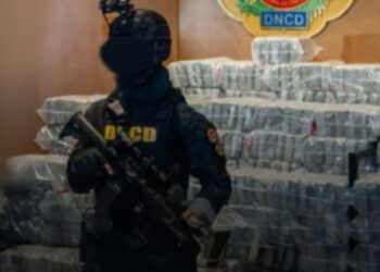 DNCD decomisa 863 paquetes de cocaína tras persecución por aire, mar y tierra en Pedernales