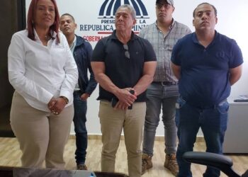 Gobernación de Samaná e INAPA evalúan avances de obras de agua potable en Sánchez y Santa Bárbara