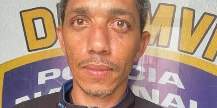 Policía apresa en Nagua a hombre acusado de incendiar casa de su expareja