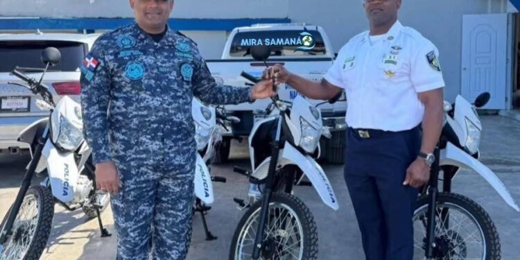 Policía Nacional refuerza la seguridad en Nagua, Samaná y Las Terrenas con entrega de ocho motocicletas