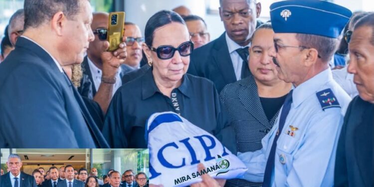 Liga Municipal Dominicana rinde homenaje a Ramón Alburquerque con presencia de autoridades de Samaná