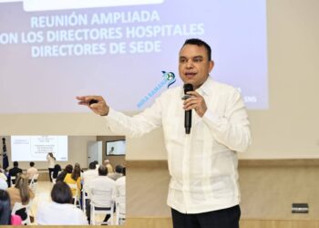 Director del SNS reúne a directores hospitalarios para mejorar la calidad y eficiencia del sistema de salud