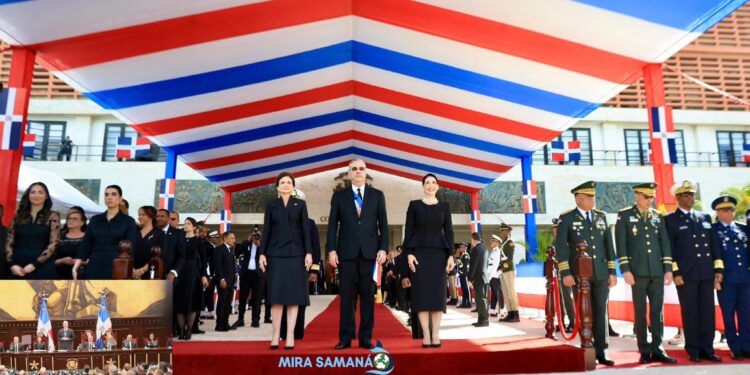 Abinader reafirma compromiso con la estabilidad y la equidad en el 182.º aniversario de la Independencia Nacional
