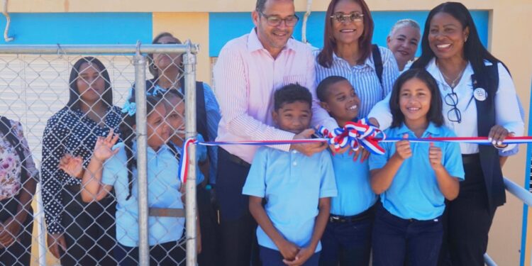 Inauguran primera etapa del centro educativo Villa Liberación en Sánchez, Samaná