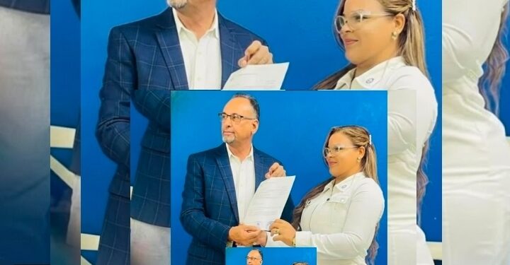 Dra. Karen Núñez asume la Gerencia del Área de Salud de Samaná