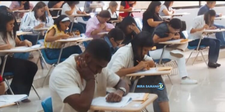 Más de 6,500 Médicos se disputan plazas de residencias médicas en el país