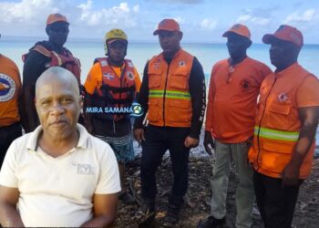 Defensa Civil continúa búsqueda de un pescador desaparecido en Playa Arroyo Barril, Samaná