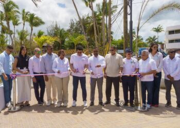 Turismo inaugura pasarela peatonal en Las Terrenas previo a Semana Santa