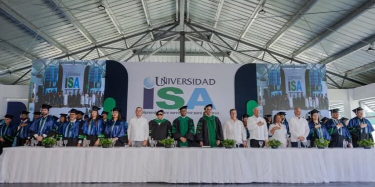 Primera graduación del Recinto Sur de la Universidad ISA en Bohechío fortalece la formación técnica agropecuaria