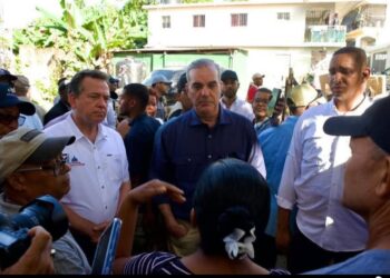 Luis Abinader encabeza visita a Gaspar Hernández para evaluar daños por inundaciones