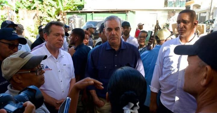 Luis Abinader encabeza visita a Gaspar Hernández para evaluar daños por inundaciones