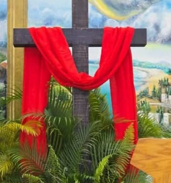 Dominicanos conmemoran el Viernes Santos con recogimiento y actos religiosos