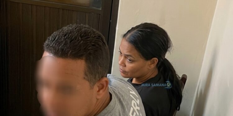 Yoleydi Linarez Araujo llega a audiencia donde conocerán medida de coerción por muerte de su hija en San Cristóbal