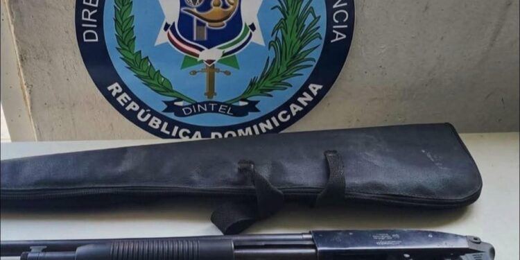 Ocupan escopeta ilegal durante allanamiento en Las Terrenas, Samaná