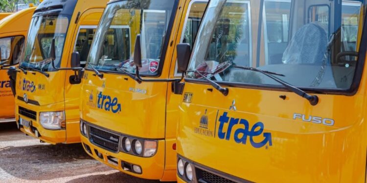 Estudiantes de Samaná vuelven a contar con transporte escolar TRAE