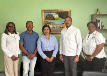 Arroyo Barril coordina nuevas capacitaciones y presenta proyecto Plaza Alternar