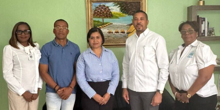 Arroyo Barril coordina nuevas capacitaciones y presenta proyecto Plaza Alternar