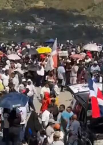 Protesta en contra de minera de San Juan termina con dispersión policial
