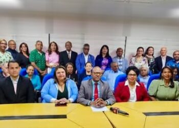Médicos expresan preocupación por efectos del nuevo Código Penal en el sistema salud