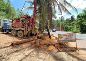 Intervienen tramo del Boulevard de Palmar de los Nidos en Las Terrenas para reducir acumulación de agua