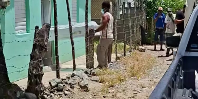 Hallan sin vida a mujer dentro de su vivienda en Villa Tapia