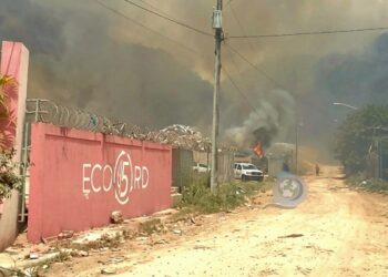 Incendio afecta estación de transferencia de ECO5RD y vertedero en Las Terrenas, Samaná