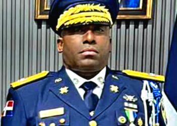Nuevo director regional de la Policía fortalece vínculos con autoridades de María Trinidad Sánchez