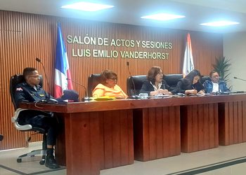 Viceministra Ángela Jáquez encabeza Mesa de Seguridad y escucha reclamos comunitarios en Las Terrenas