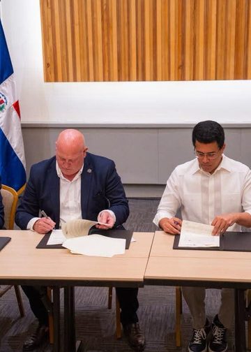 David Collado impulsa alianza para fortalecer el transporte turístico en República Dominicana