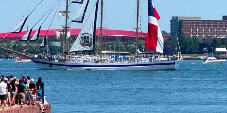 Buque Escuela dominicano participa en actividades del SAIL250 en Boston