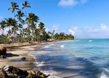 Turismo reitera que nadie puede impedir el acceso a las playas públicas y anuncia medidas para reforzar su protección