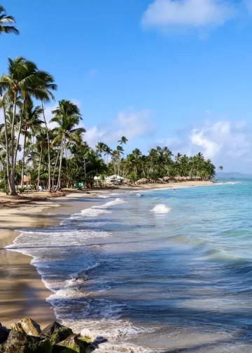 Turismo reitera que nadie puede impedir el acceso a las playas públicas y anuncia medidas para reforzar su protección