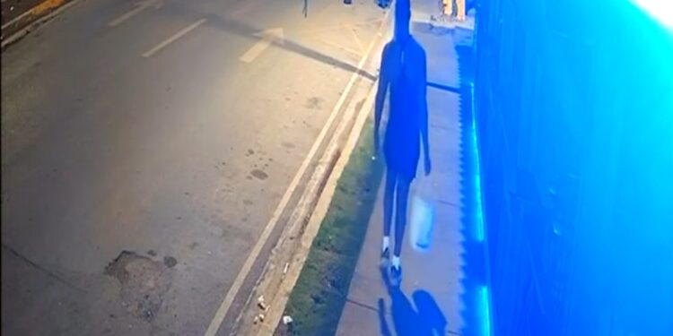 Hombre permanece en estado crítico tras ataque con agua hirviendo en Samaná; presunto agresor anuncia que se entregará