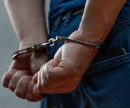 Madre denuncia arresto injusto de su hijoen Samaná y asegura que es inocente