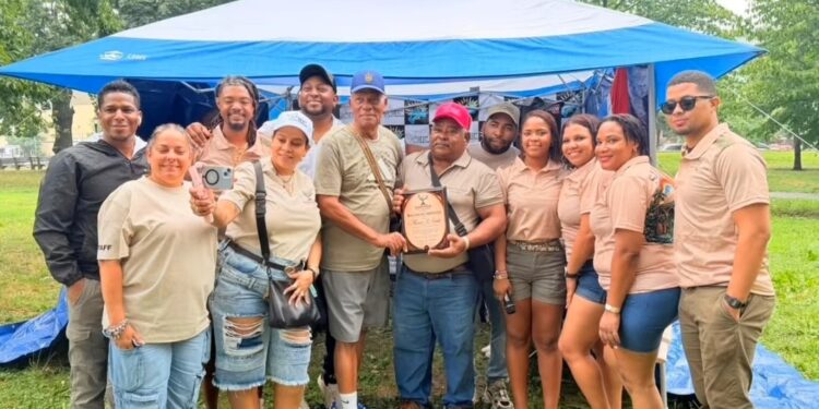 Samanenses Ausentes celebran con orgullo su tercera edición en el Bronx y reconocen al coronel Marcio R. Sirett
