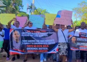Marcha en Juana Vicenta exige la liberación de Alcedo de los Santos