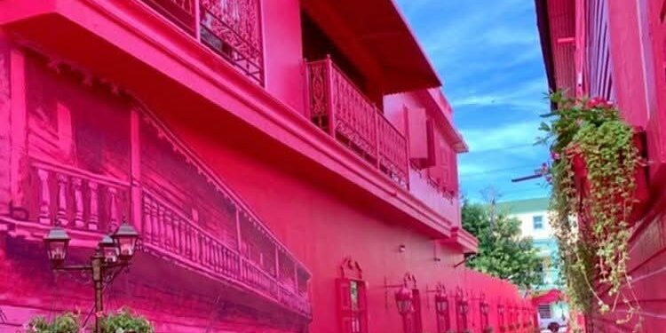 Paseo Doña Blanca, el histórico callejón rosa que conserva parte de la memoria de Puerto Plata