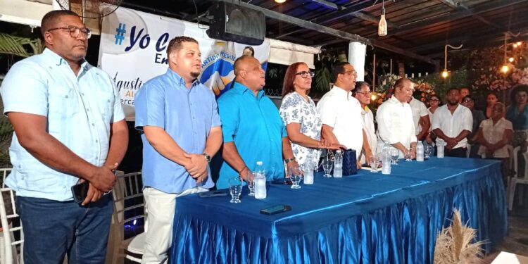 Agustín Tavárez presenta equipo político con miras a las elecciones municipales de 2028