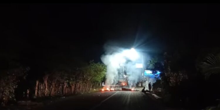 Continúan las protestas nocturnas por apagones en Rancho Español y La Guázara