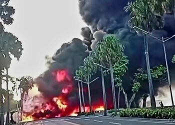 Dos fallecidos en incendio de camión tanquero en el Malecón; identifican a las víctimas