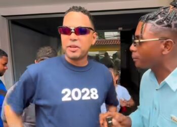 Santiago Matías recorre Las Terrenas, Sánchez y Samaná en jornada de firmas de Dominicanos Primero
