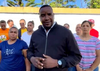 Protestan de Padres paraliza labores en escuela de Los Naranjitos, Las Terrenas