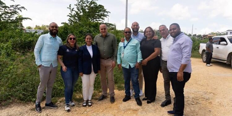 Senador Alexis Victoria dona terreno a Supérate para construcción de Centro de Acogida para envejecientes en Nagua