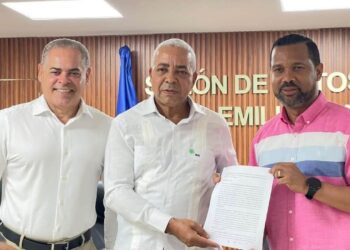 Alcaldía de Las Terrenas firma acuerdo para fortalecer arborización y protección ambiental con el Jardín Botánico y Ecobahía