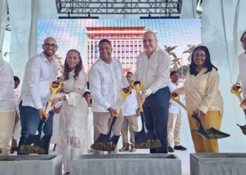 Con primer picazo,inician construcción de la Clínica Dr José Bello, en Nagua