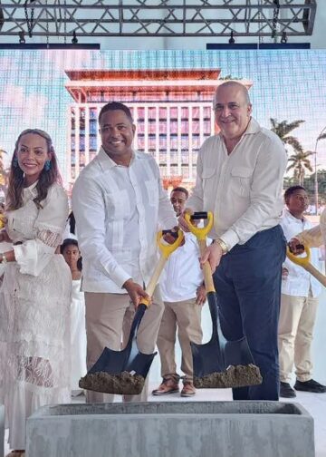 Con primer picazo,inician construcción de la Clínica Dr José Bello, en Nagua